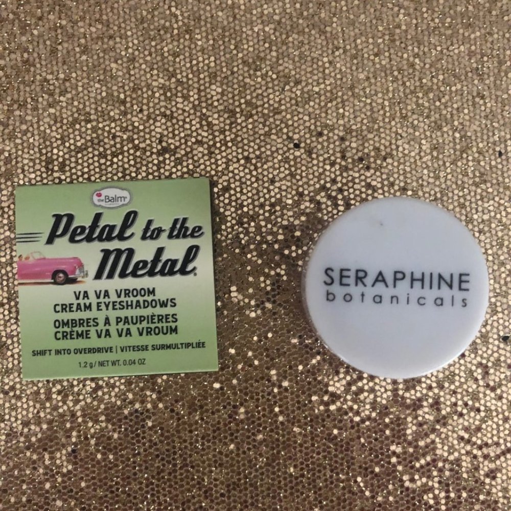 2 shadows : Cream by the BALM  & Loose Bronze
